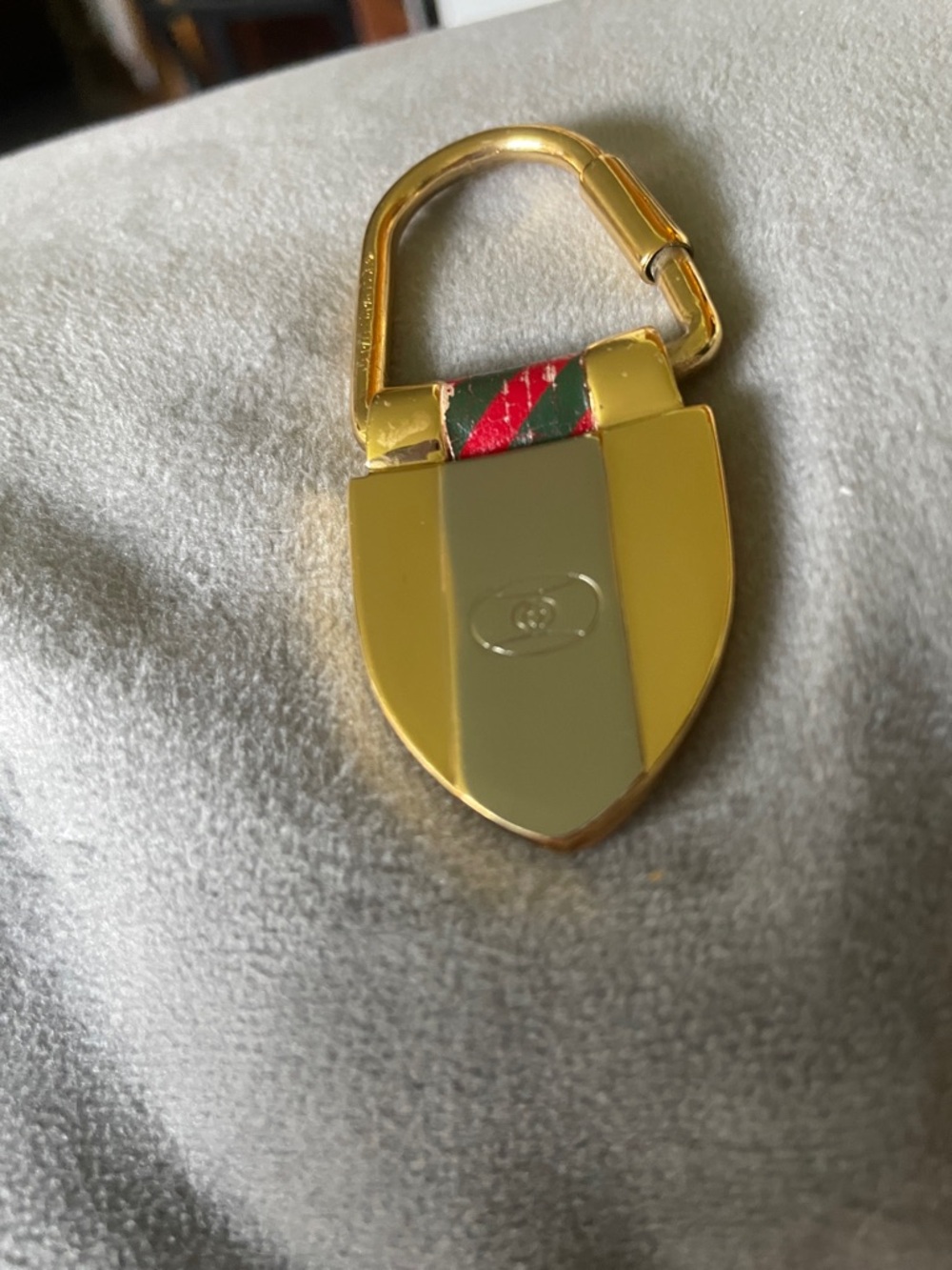 Gucci Gold Shield Keyring with Red and Green Stripe